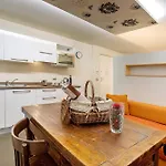 Rene De Challant Apartamento *